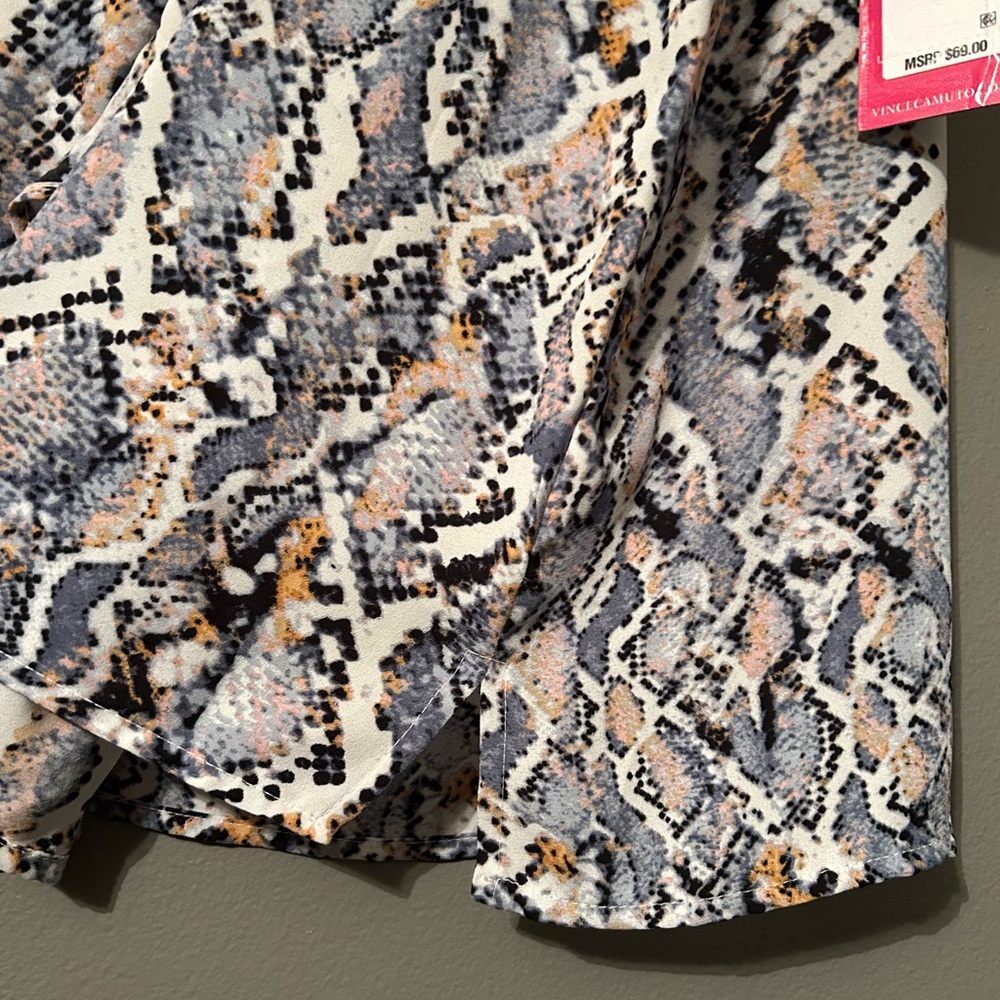 NWT Vince Camuto Sz XL Ruffle V-neck Blue Cloud Snakeskin Sleeveless Blouse Top! - Picture 5 of 9